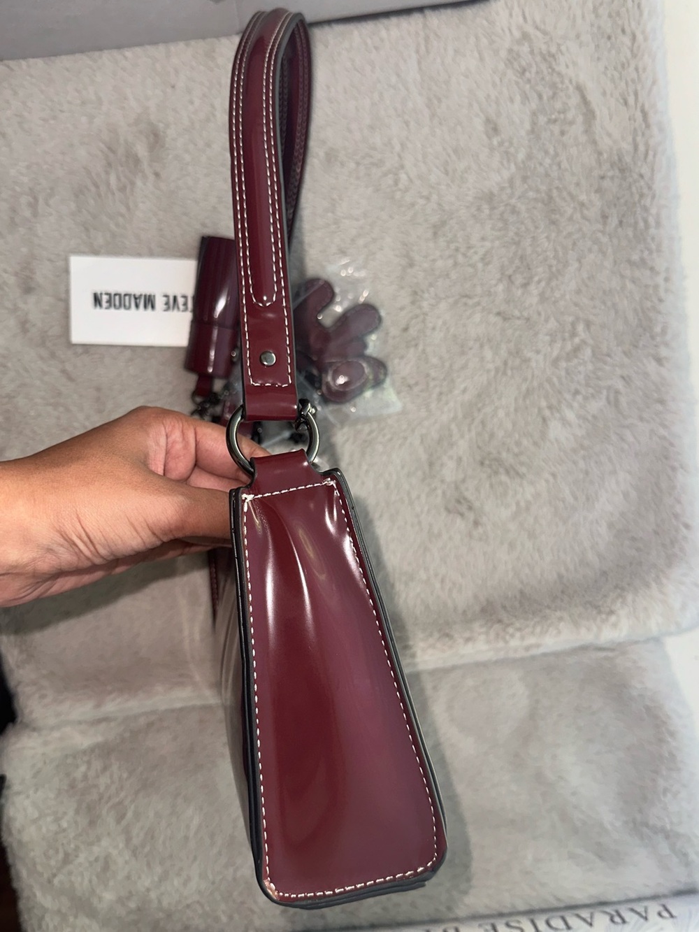 STEVE MADDEN Bmikas Glossy Bloodstone Shoulder Bag - Picture 13 of 14